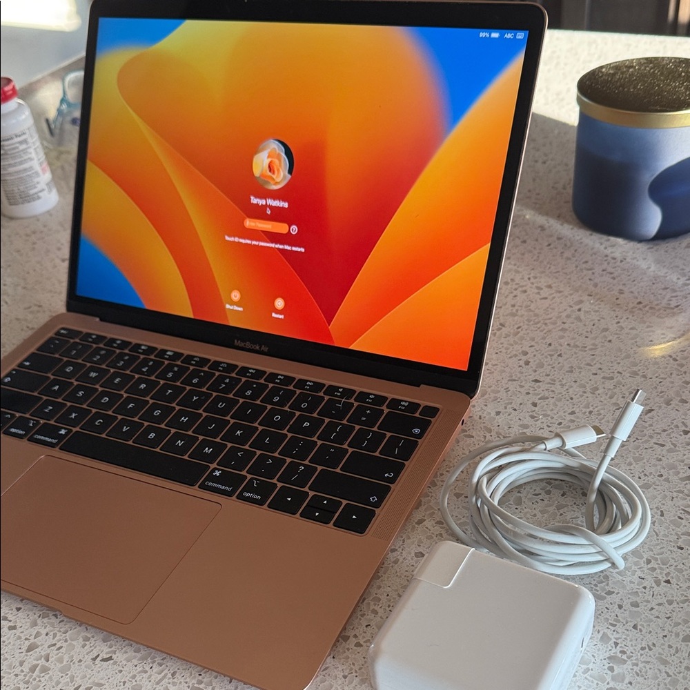 Apple Laptop in Elegant rose Mac book air Gold computer portable wireless - Picture 3 of 9